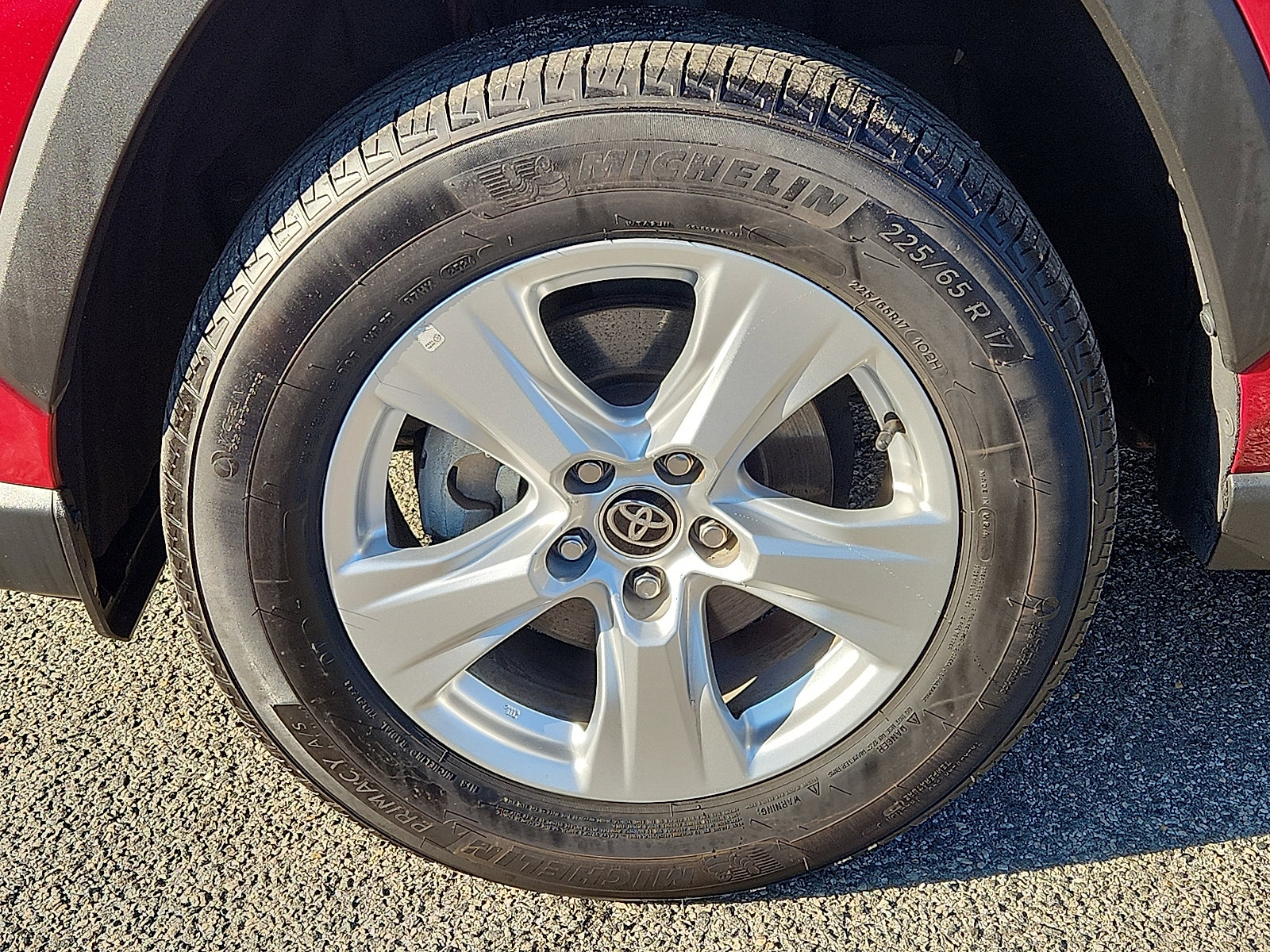 Used 2021 Toyota RAV4 XLE image 8