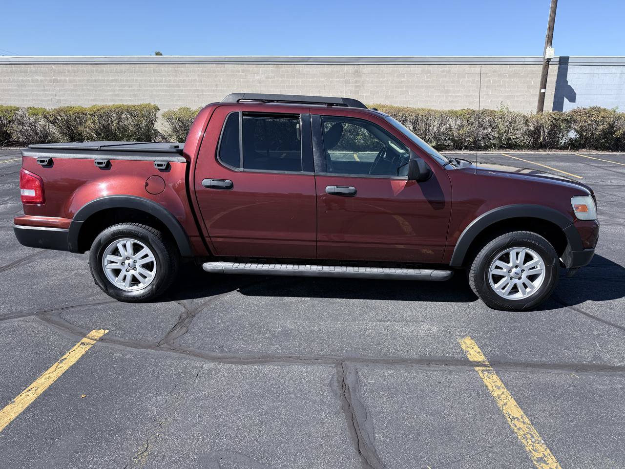 Used 2010 Ford Explorer Sport Trac XLT AWD/4WD image 6