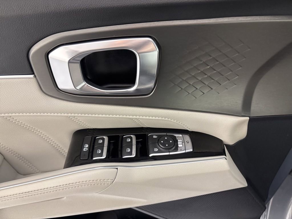 Used 2023 Kia Sorento SX image 22