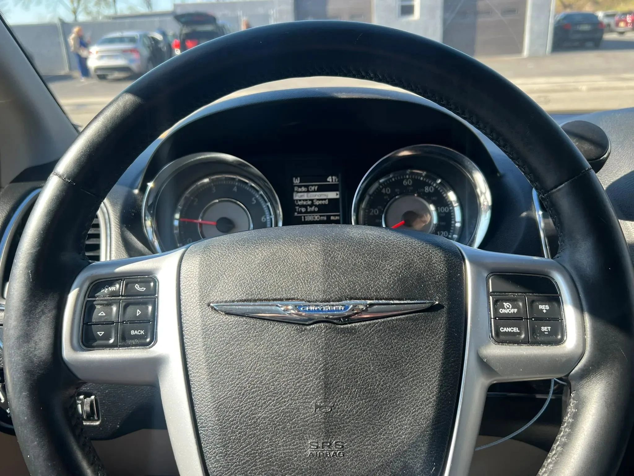 Used 2016 Chrysler Town & Country Touring w/ Driver Convenience Group image 19