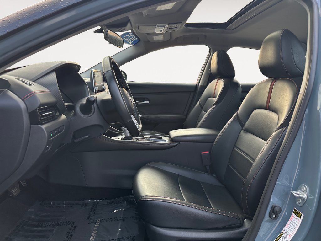 Used 2025 Nissan Sentra SR w/ SR Premium Package FWD image 9