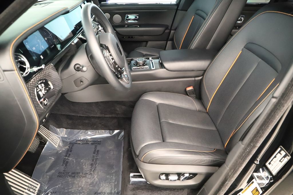 Used 2025 Rolls-Royce Cullinan Black Badge image 22