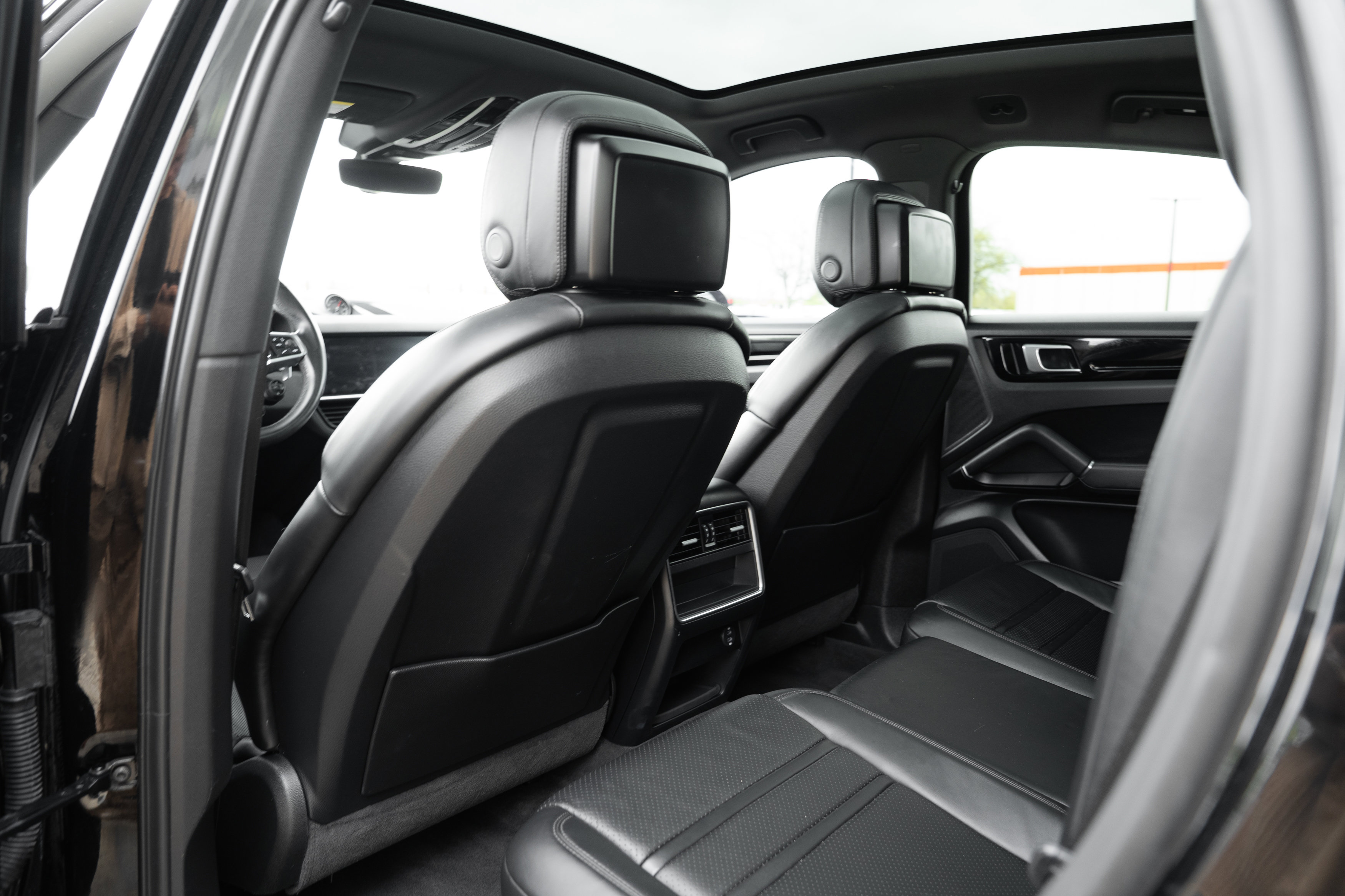 Used 2020 Porsche Cayenne S AWD/4WD image 25