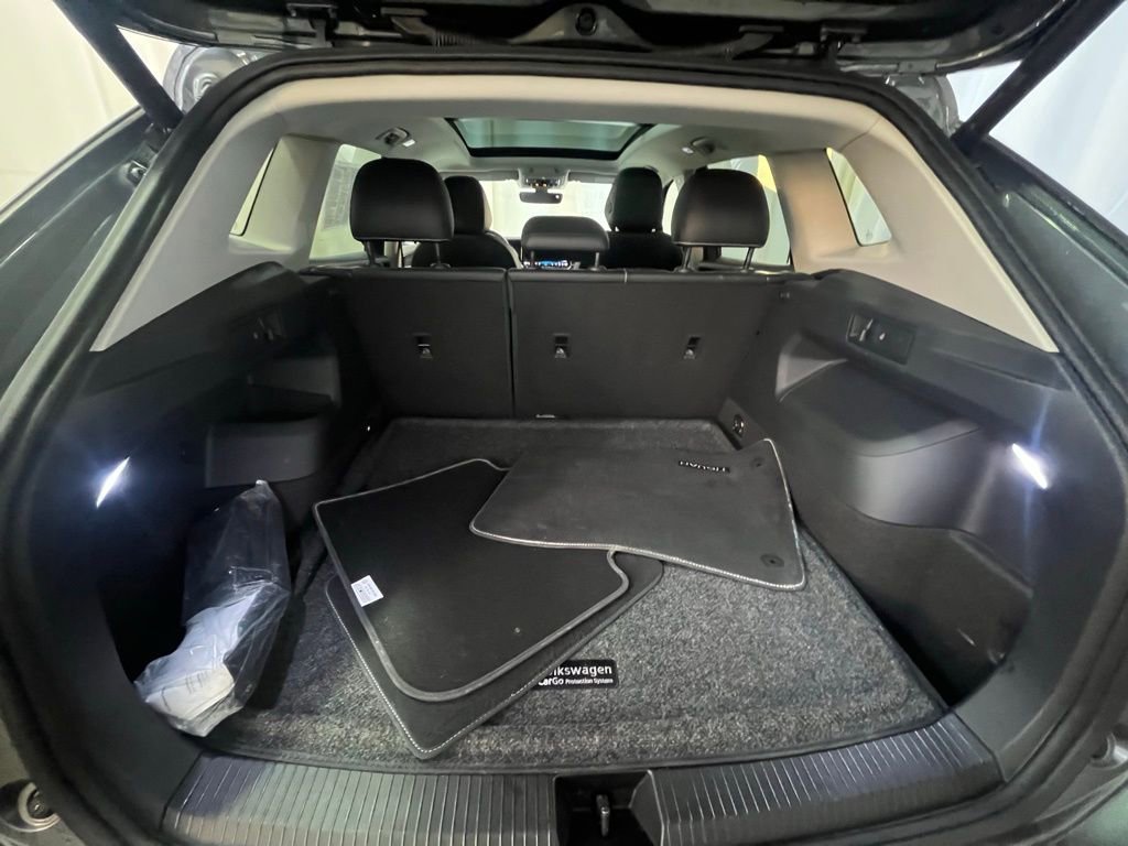 Certified 2025 Volkswagen Tiguan SE AWD/4WD image 29
