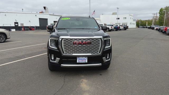 Used 2021 GMC Yukon Denali w/ Denali Premium Package image 3