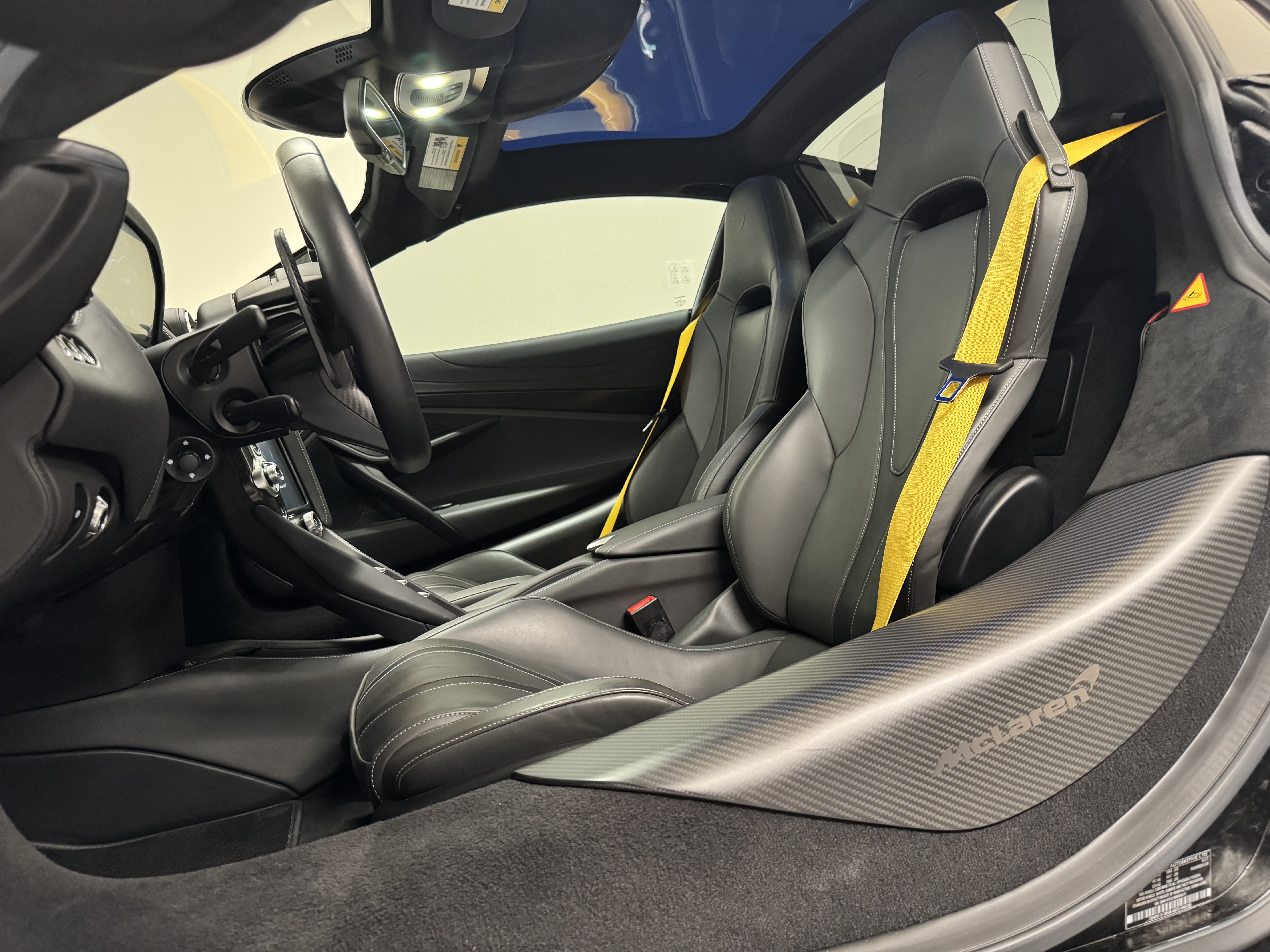 Used 2022 McLaren 720S Spider RWD image 9