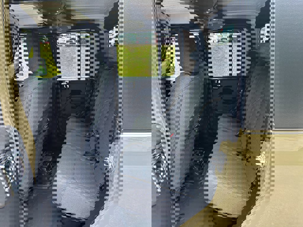 New 2025 Jeep Gladiator Sport image 20