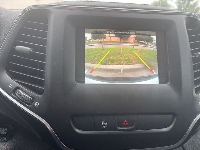 Used 2020 Jeep Cherokee Latitude Plus w/ Cold Weather Group image 11