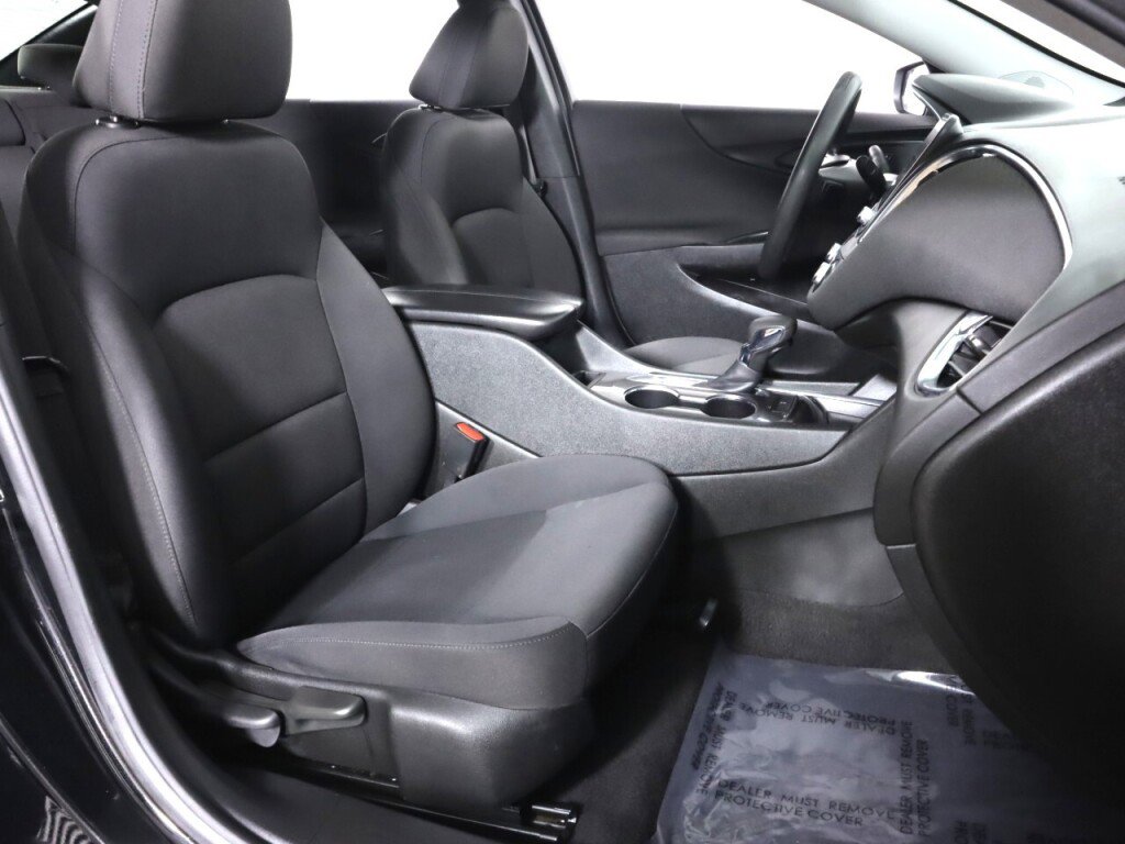 Used 2021 Chevrolet Malibu LT FWD image 36