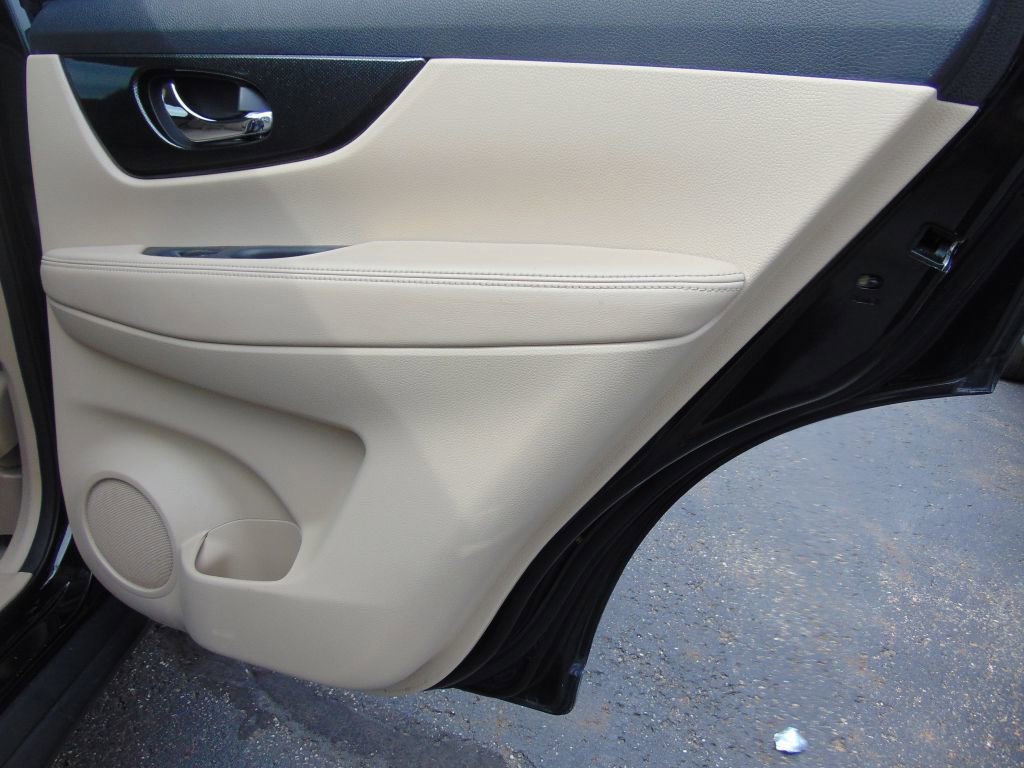 Used 2015 Nissan Rogue SL image 30