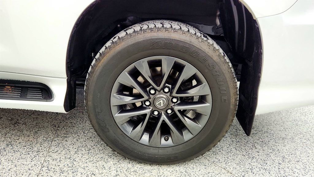 Used 2023 Lexus GX 460 Premium w/ Premium Plus Package image 9