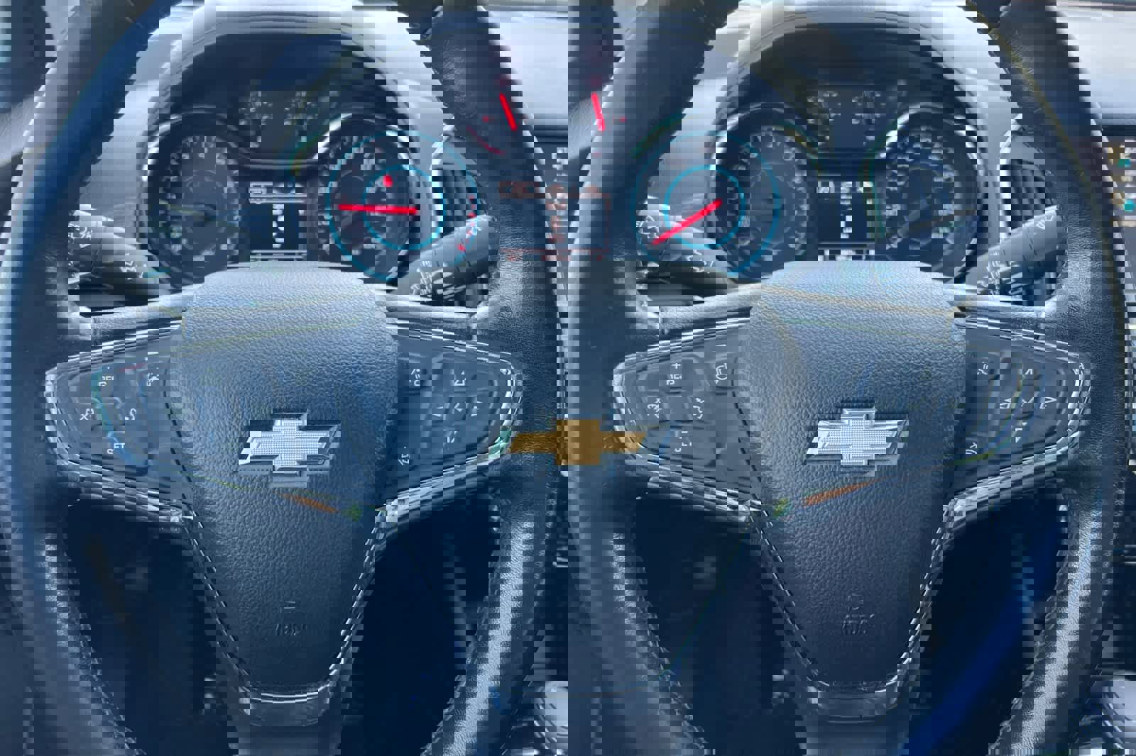 Used 2018 Chevrolet Cruze Premier FWD image 23