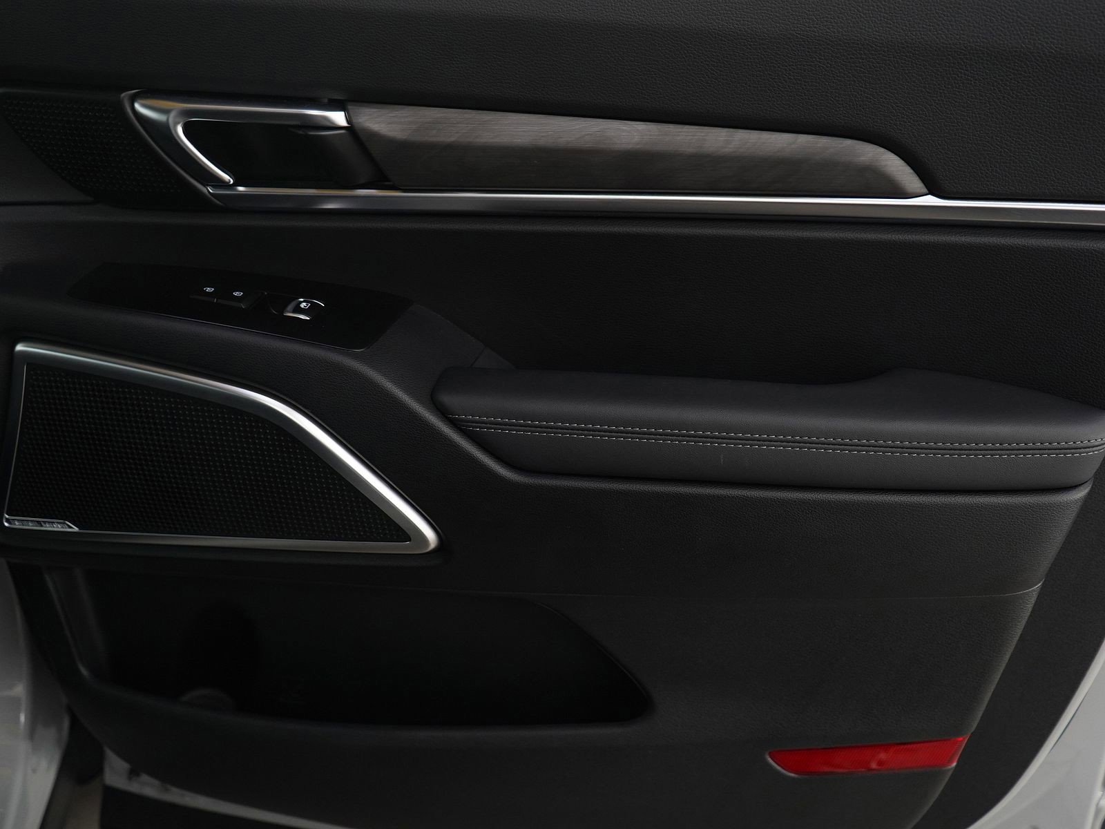 Used 2023 Kia Telluride SX X-Line image 9