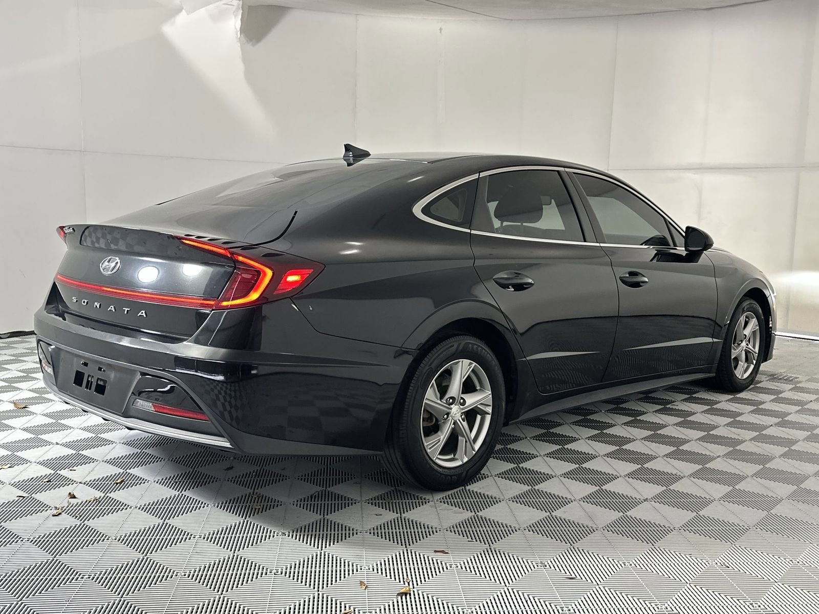 Used 2020 Hyundai Sonata SE FWD image 8