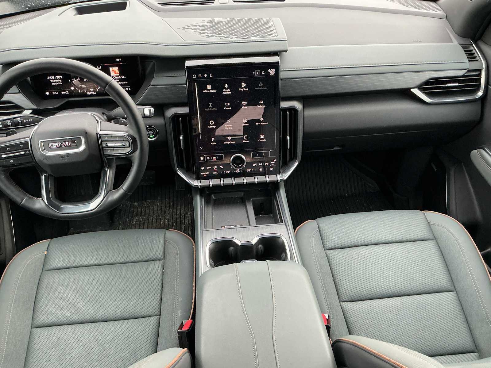 Used 2024 GMC Acadia AT4 w/ Luxury Package image 7