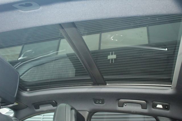 Certified 2025 Porsche Macan image 26