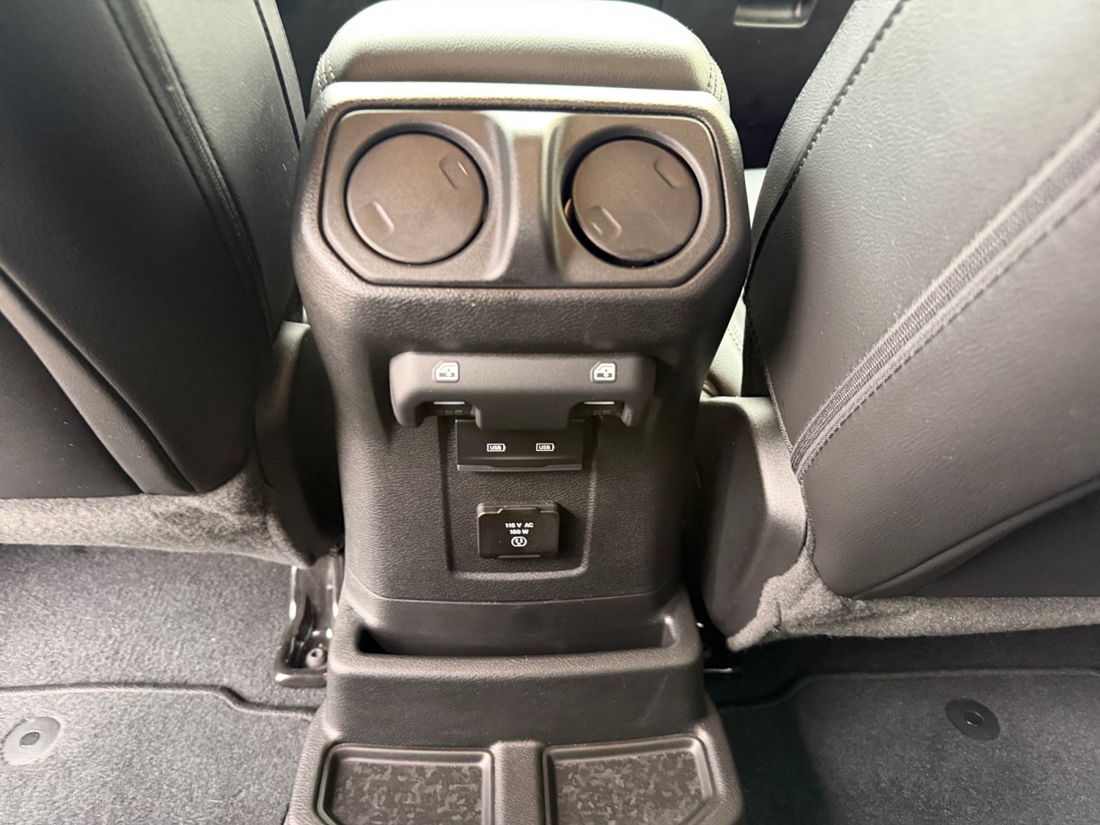 Used 2022 Jeep Wrangler Unlimited Sahara AWD/4WD image 23