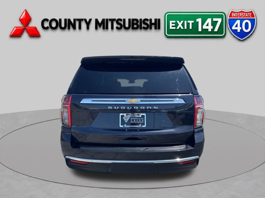 Used 2023 Chevrolet Suburban LT RWD image 5