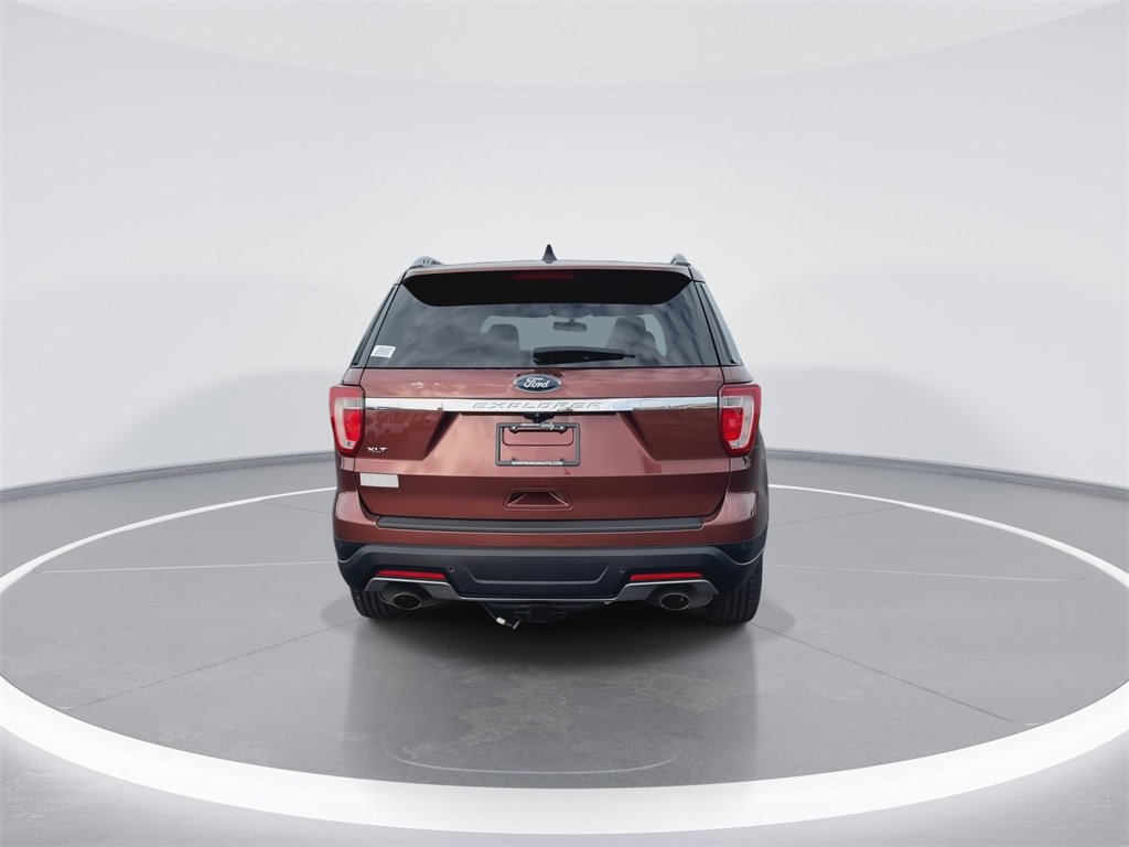 Used 2018 Ford Explorer XLT image 7