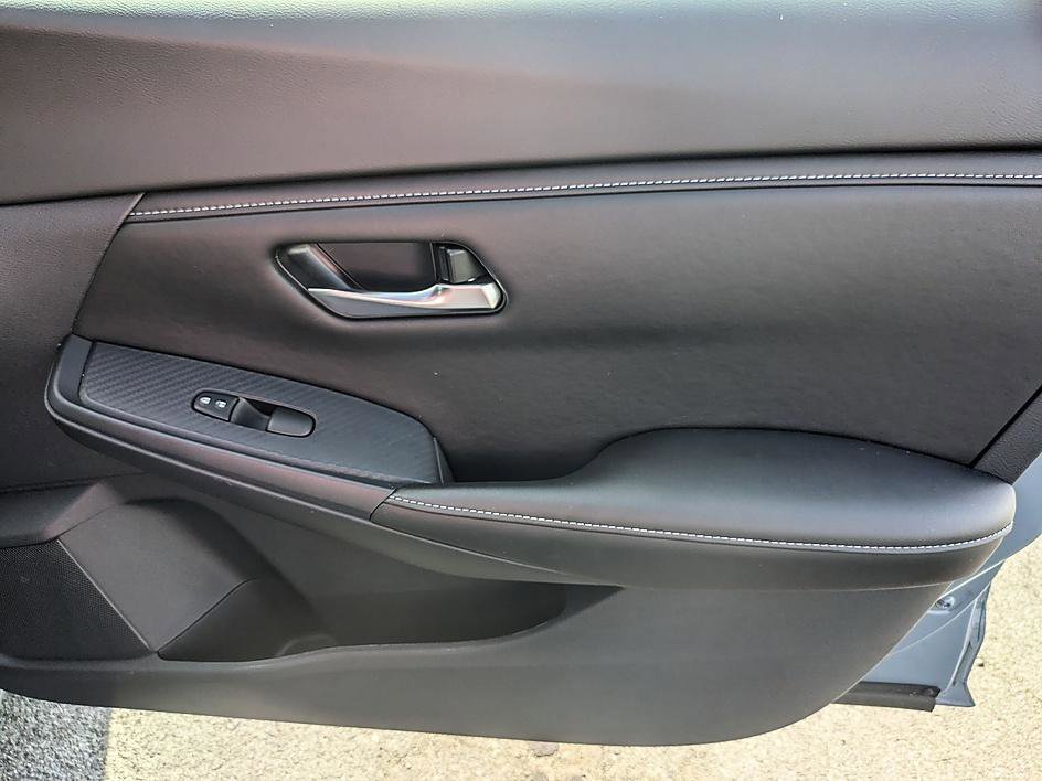 Used 2025 Nissan Sentra SV image 37