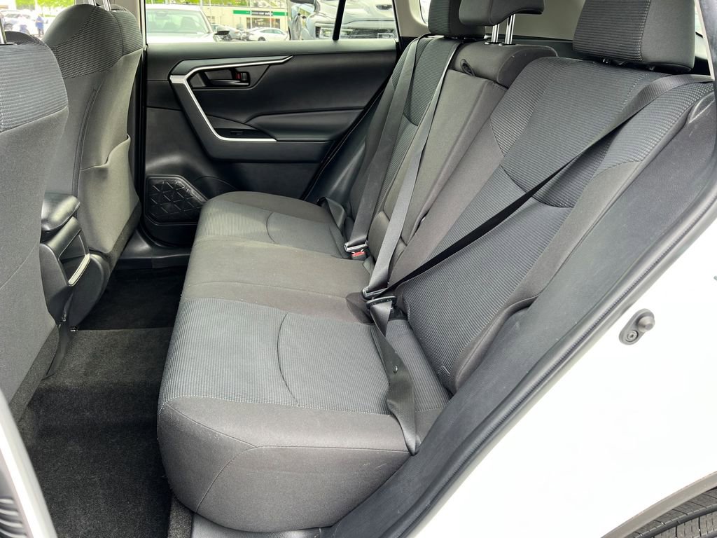 Used 2021 Toyota RAV4 LE AWD/4WD image 19