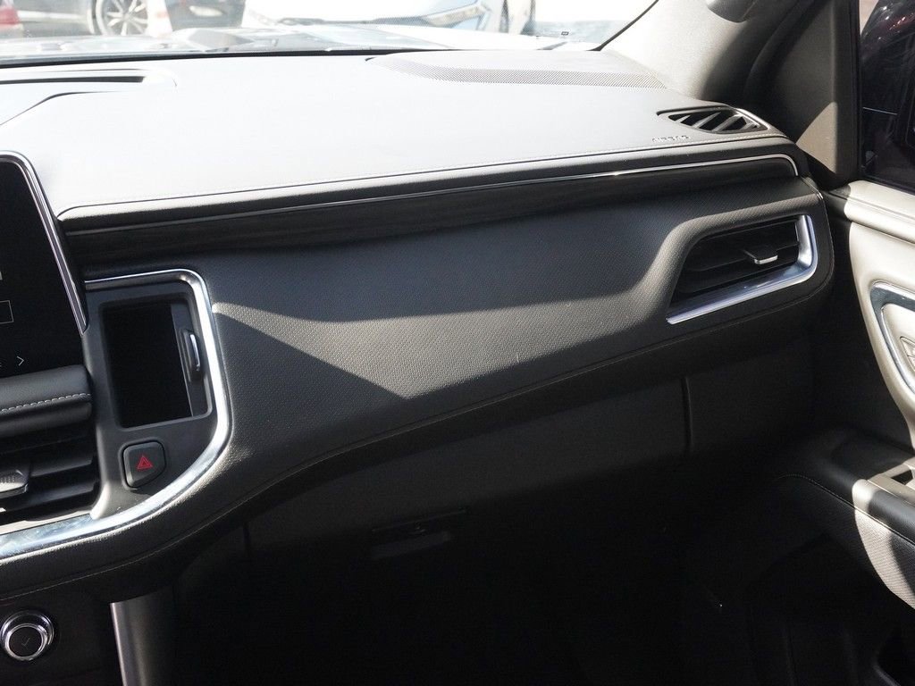 Used 2023 GMC Yukon SLT w/ SLT Premium Package image 48