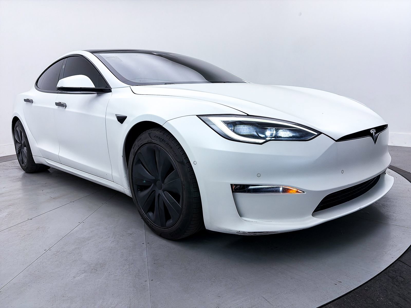 Used 2022 Tesla Model S image 19