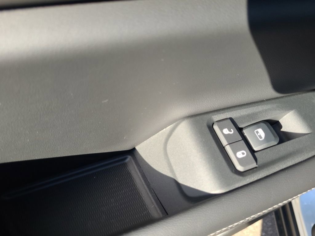 New 2025 Jeep Grand Cherokee L Altitude image 14