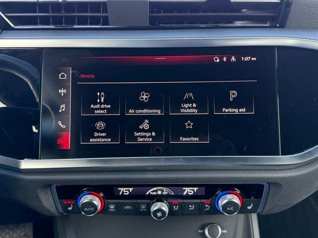 Used 2025 Audi Q3 2.0T Premium image 31