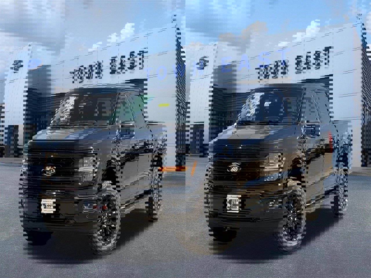 New 2026 Ford F150 XLT w/ Equipment Group 302A MID