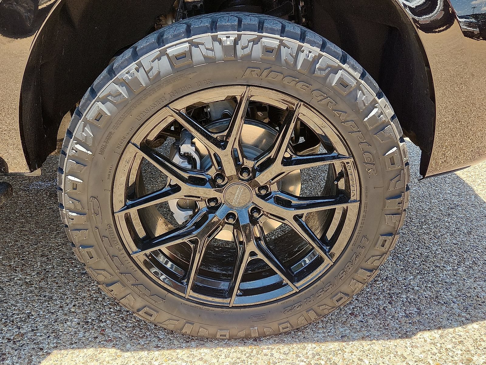 Used 2025 Ford Expedition Tremor AWD/4WD image 7