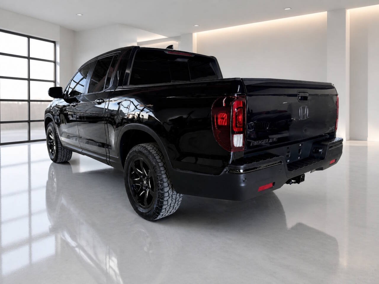 Used 2017 Honda Ridgeline Black Edition image 3
