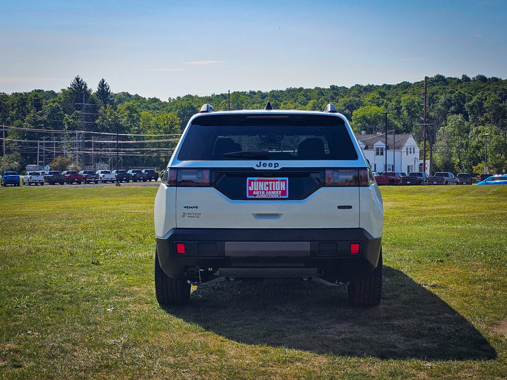 New 2026 Jeep Cherokee Overland w/ Advanced Pro Tech Group AWD/4WD image 4
