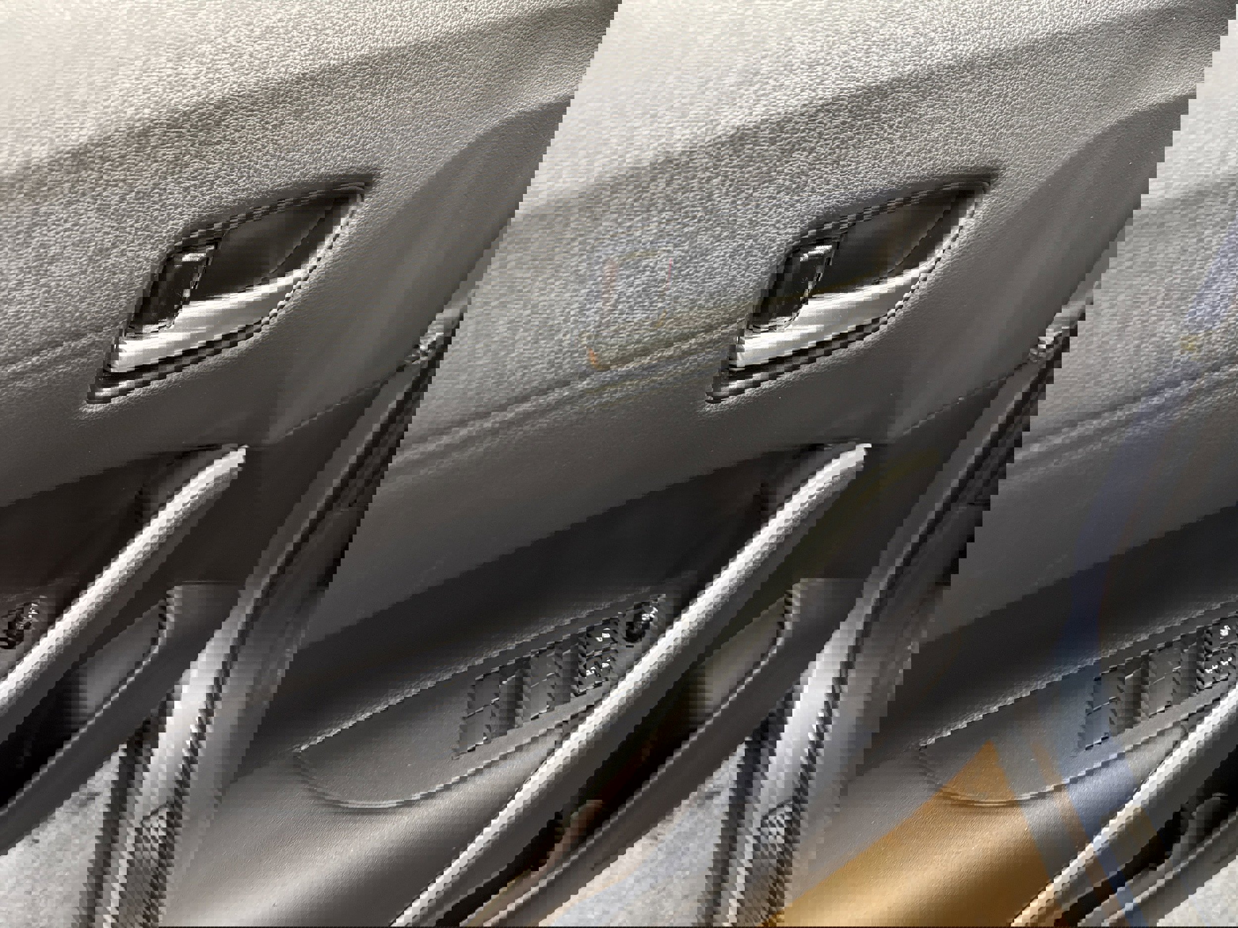 Used 2024 Toyota Corolla Cross XLE w/ Convenience Package image 27