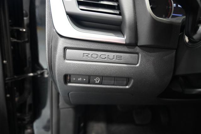 Used 2023 Nissan Rogue S AWD/4WD image 25