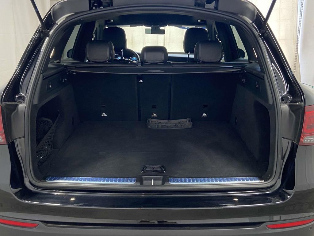 Used 2021 Mercedes-Benz GLC 300 4MATIC w/ Premium Package image 7
