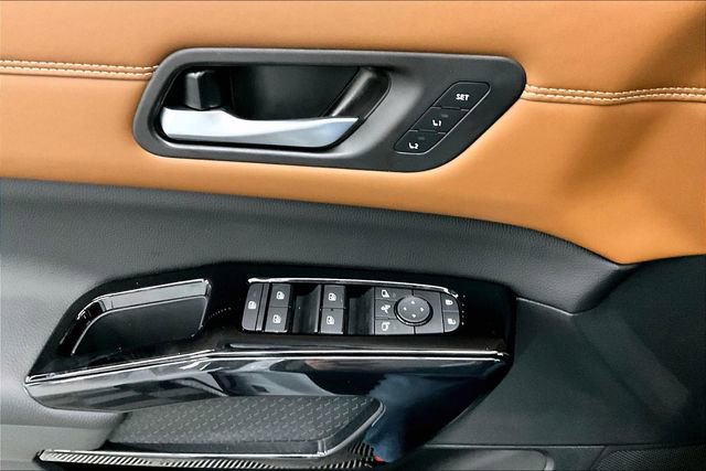 New 2026 Nissan Pathfinder Platinum image 33