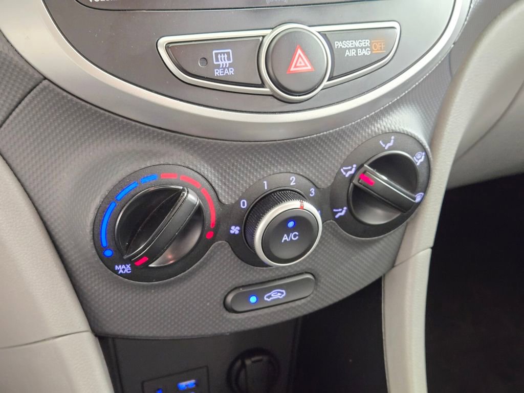 Used 2014 Hyundai Accent GLS image 28