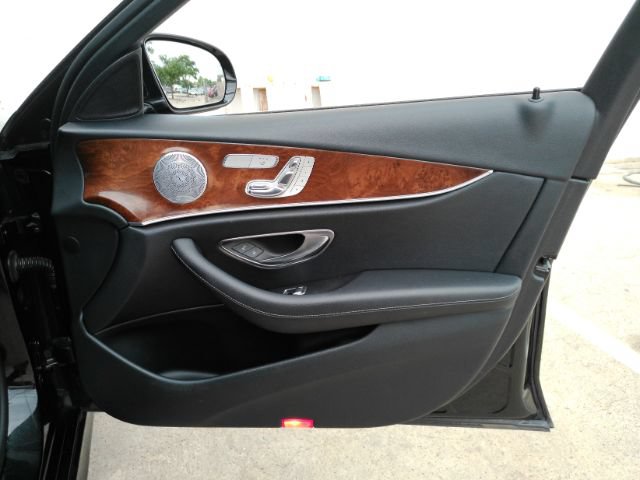 Used 2017 Mercedes-Benz E 300 4MATIC image 21