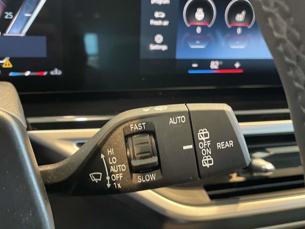 Used 2023 BMW X7 xDrive40i w/ M Sport Package image 28