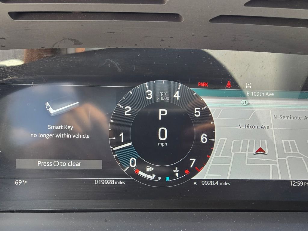 Used 2025 Land Rover Discovery S image 21