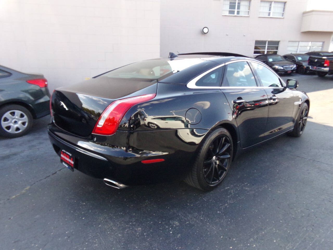 Used 2013 Jaguar XJ AWD image 64