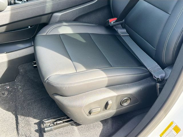 New 2026 Chevrolet Traverse LT w/ Driver Confidence Package AWD/4WD image 21