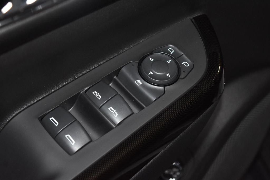 Used 2021 GMC Acadia AT4 w/ LPO, Adventure Package AWD/4WD image 5