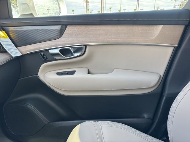 New 2026 Volvo XC90 B6 Plus w/ Protection Package Premier image 31
