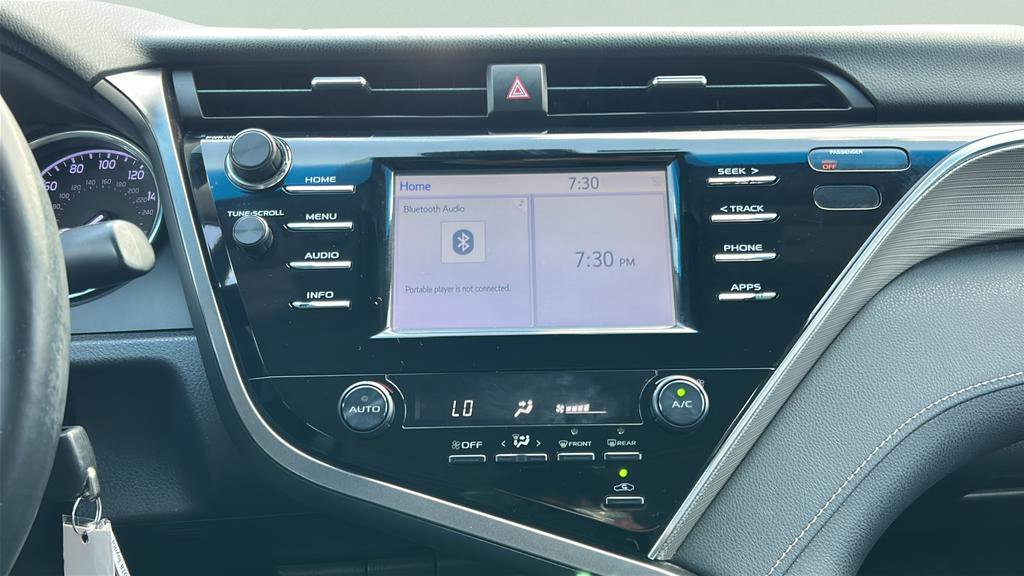 Used 2018 Toyota Camry SE w/ Moonroof Package FWD image 17
