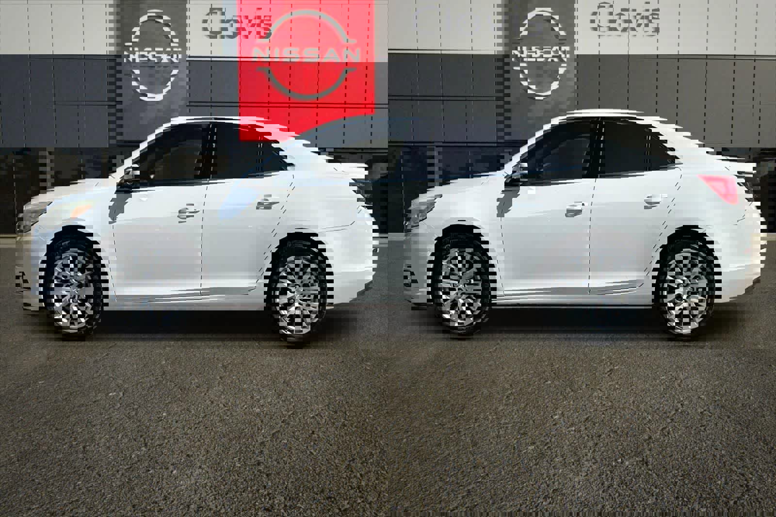 Used 2015 Chevrolet Malibu LT image 6