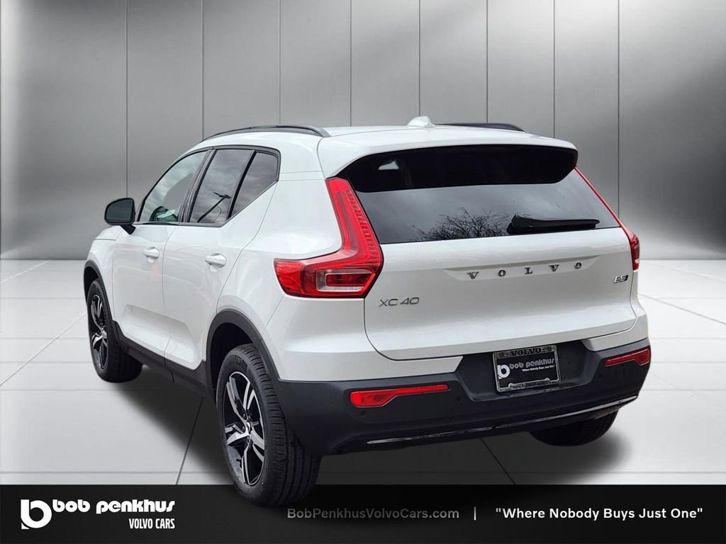 New 2026 Volvo XC40 B5 Core w/ Climate Package AWD/4WD image 27