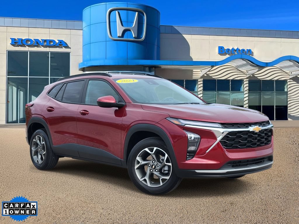 Used 2024 Chevrolet Trax LT w/ LT Convenience Package FWD image 1