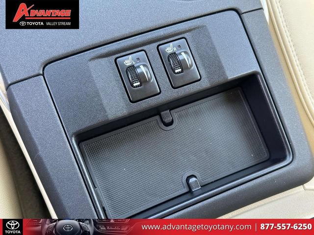 Used 2016 Toyota Camry XLE FWD image 35